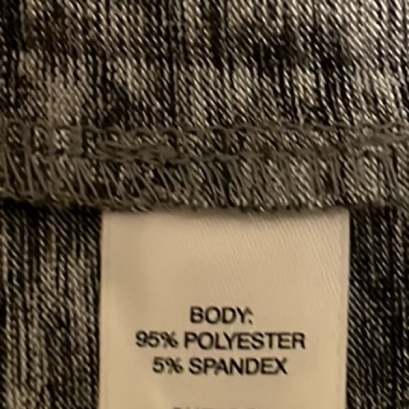 EasyWear By Chico’s, With a glow look, Cap Sleeves, Nice Neckline Top, Multi, 2 - Picture 4 of 6